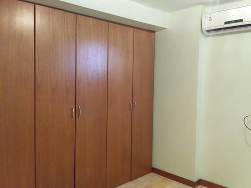 Imagen 5 de 15 de Nelida Lugo Alquila Apartamento Cumboto Norte Puerto Cabello