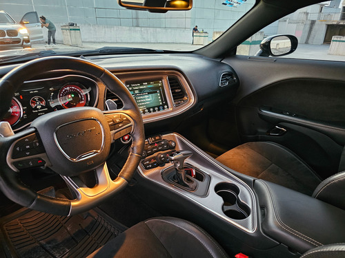Dodge Challenger 6.2 Srt Hellc At