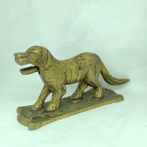 Figura Estatuillas Perro Rompe Nueces De Bronce (Usado)