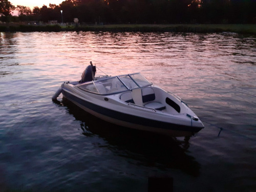Imagen 11 de 18 de Lancha+ Motor Yamaha 70hp4t 1*mano Nuevo Precio Sin Trailer