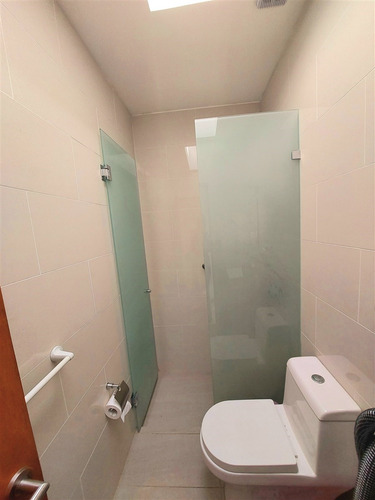 Casa En Venta De 4 Dorm. En Lo Barnechea
