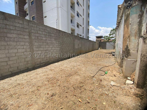 Dennymar, Vende Terreno En Zona Centrica De La Ciudad, Con Alto Trafico E Ideal Para Invertir Y Darle Vida A Ese Gran Proyecto Que Tienes Plasmado Para Crecer En El Mundo Empresarial. Llamameb4b4479
