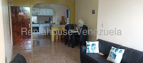 Erika Armeya Vende, Apartamento En La Avenida Florencio Jimenes De Barquisimeto. Flex: 25-11154