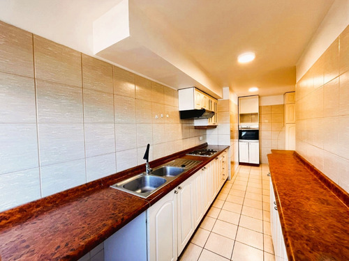 Departamento Sector Av Alemania 4 D +3 B + 1 Est.+ 1 Bodega