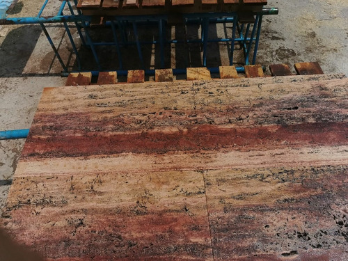 Travertino Rojo Al Acido Poro Abierto 40x60x1cm 1 Pieza