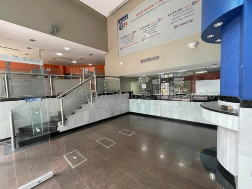 Venta De Amplio Local Comercial En La Castellana / Gc