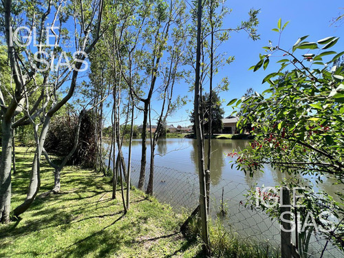 Casa Al Lago En Venta 4 Dormitorios Barrio El Encuentro, Tigre