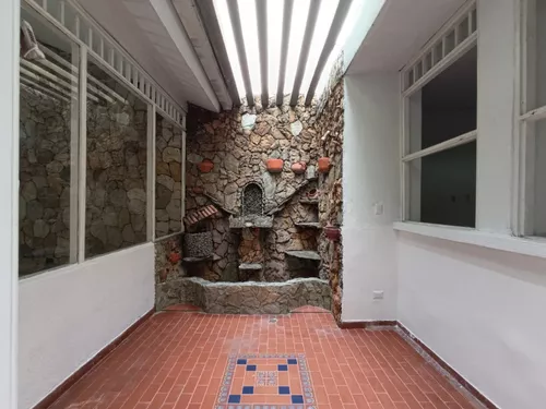 Casa En Venta En Quinta Bosch. Cod V30257
