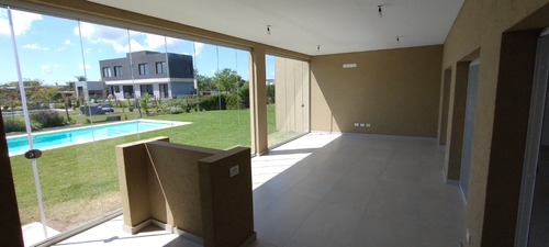 Hermosa Casa En El Barrio Norte, El Cantón, Escobar