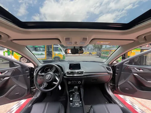 Mazda 3 GRAND TOURING 2.0 MT