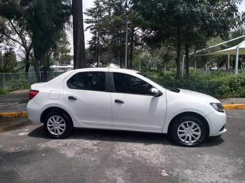 Imagen 3 de 12 de Renault Logan 2017 1.6 Expression Mt