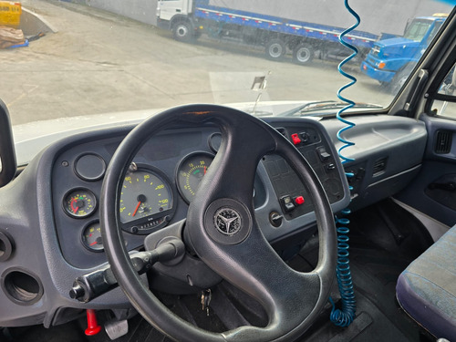 Mb 1620 6x2 Ano 2010 Carroceria Ñ Atego Ford Vw Iveco 2425