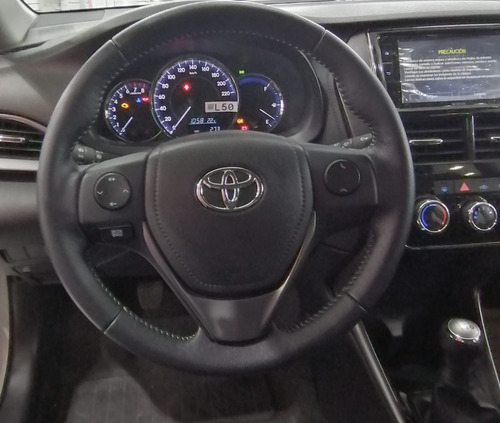 Imagen 8 de 10 de Toyota Yaris Sd S Mt 2021