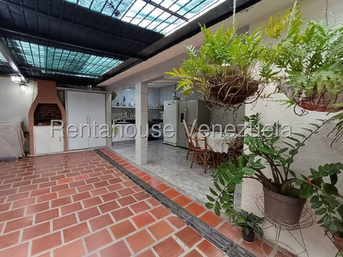 Casa De Amplios Espacios Amoblada En Urb. Lourdes. Ljsa 25-13114