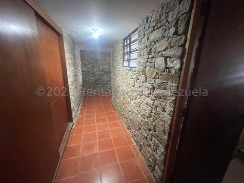 Acogedora Casa En Venta En Alto Hatillo. Negociable