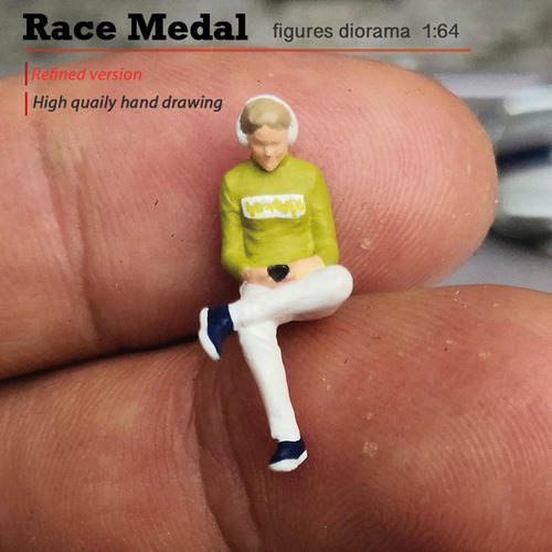 1:64 Escala Modelo Personagens Posição Sentada Verde