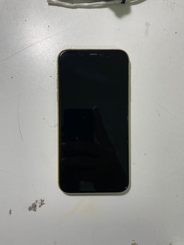 Apple Iphone 11 (128 Gb) Con 84% De Batería Amarillo (Usado)