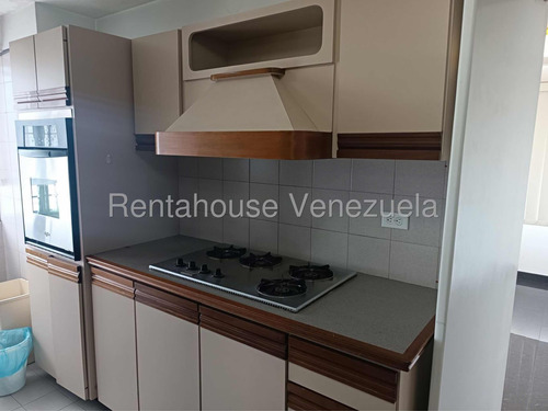 Venta Apartamento Amplio, Bello Y Cómodo 130mts2, La Florida