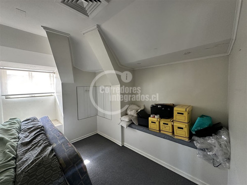Casa En Venta De 7 Dorm. En Vitacura