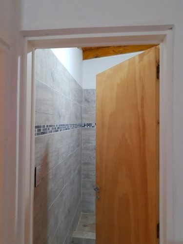 Imagen 10 de 14 de Venta De Block De 6 Departamentos + Galpon En Venta - Moron Norte