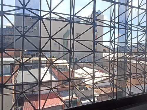 Espacioso Edificio En Alquiler En San Martin #24-6186 Hh