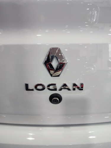 Imagen 17 de 19 de Renault Logan 1.6 16v Life Ft