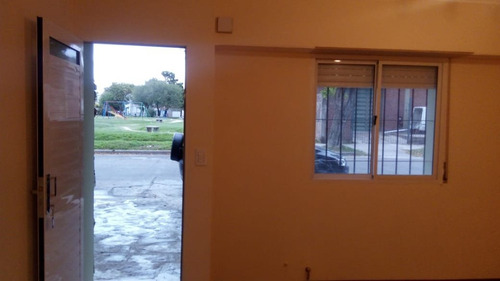 Imagen 2 de 10 de Ph 2 Amb Reciclado Al Frente