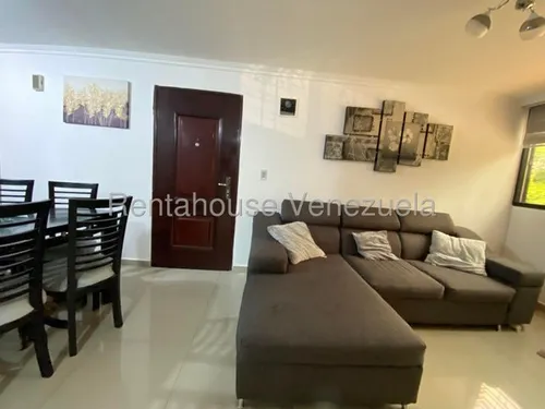 Moderno Apartamento En Venta, Urb. La Placera San Jacinto, Maracay, 25-18516 Mv