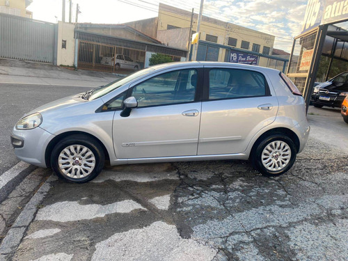Imagem 2 de 15 de Fiat Punto 1.6 Essence 16v Flex 4p Manual