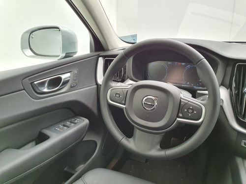 Volvo New Xc60 T5 Momentum Aut 4x4 2021 Jnt724