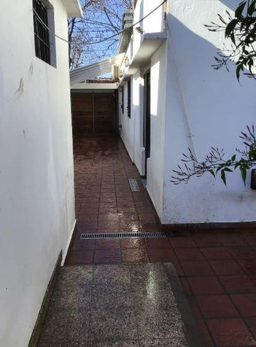 Casa Venta 2 Dormitorios 2 Baños 2 Cocheras, Jardin Terreno 10 X 20 Mts - 200 Mts 2- La Plata