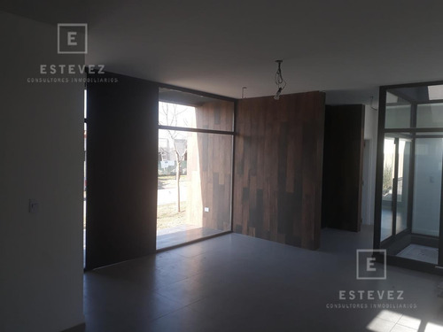 Imagen 17 de 30 de Casa En Venta Lote Interno Con Pileta Y Jardin De Invierno. Barrio Cerrado San Matias, Escobar