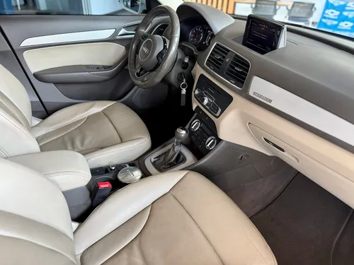 Audi Q3 2.0 Luxury 170hp S-Tronic At