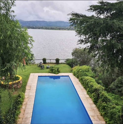 Imagen 8 de 16 de Cabañas A Orillas Del Lago Carlos Paz