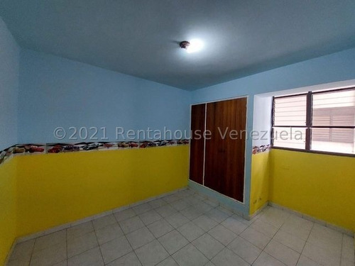 Imagen 10 de 14 de Gustavo Zavala Rentahouse 22-1411
