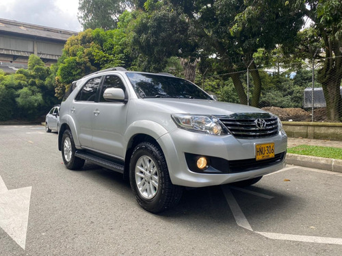 Imagen 1 de 9 de Toyota Fortuner 2014 2.7l 4x2