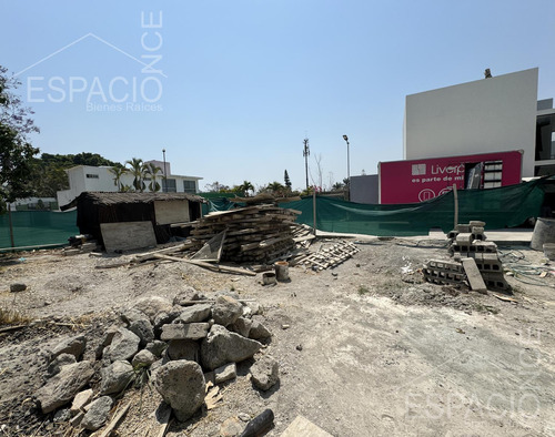 Terreno En Fraccionamiento Lomas De Cuernavaca