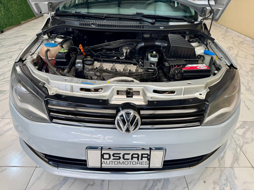 Volkswagen Voyage 1.6 Highline 101cv