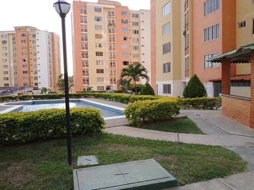 V.larez Vende En Venta Moderno Apartamento En Res. Doral Country, Sector El  Rincón, Mañongo, Naguanagua