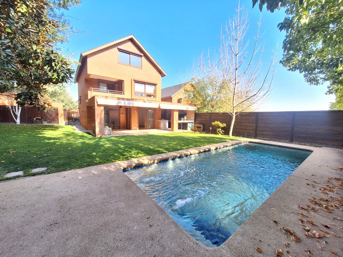 Imagen 1 de 24 de Espectacular Casa Familiar En Condominio Cod. 41272