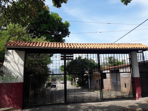 Casa En Venta Colinas De Guatire Las Rosa