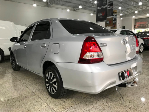 Toyota Etios 1.5 X Sedan Automatico