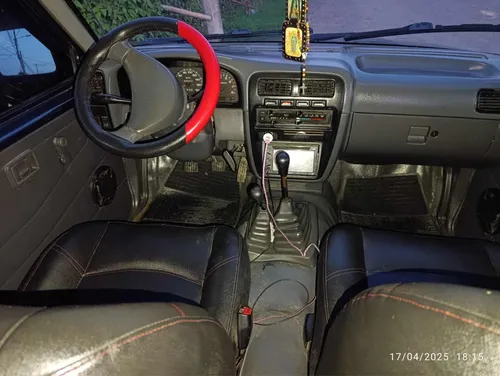 Nissan D21 2400