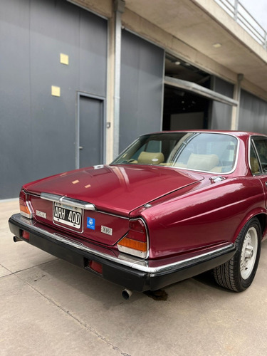 Jaguar Xj6