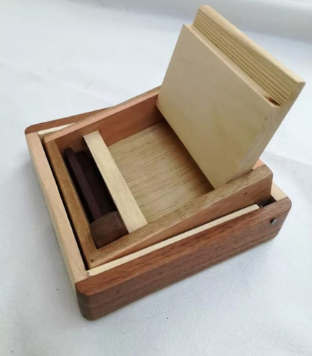 Dispensador De Cigarros Hecho Artesanalmente En Madera