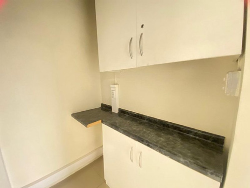 Oficina Con Privados/kitchenette/4baños/ Amplio Open Space
