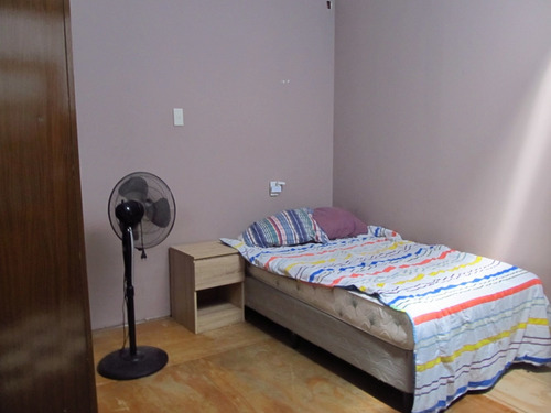 Casa En Venta De 3 Dormitorios Buceo Pu Con Fondo Y Jardín