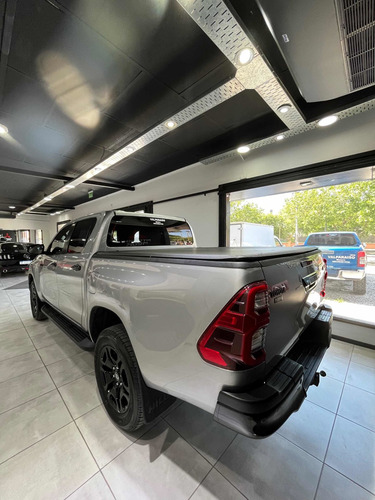 Imagen 9 de 18 de Toyota Hilux 2.8 Cd Srx 177cv 4x2 At