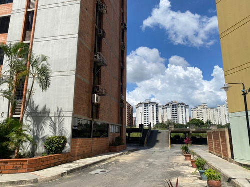 Imagen 7 de 16 de Alexora Cobos. 04144282361. Cod. 167334. Vende Confortable Y Amplio Apartamento En Urb. La Granja Naguanagua