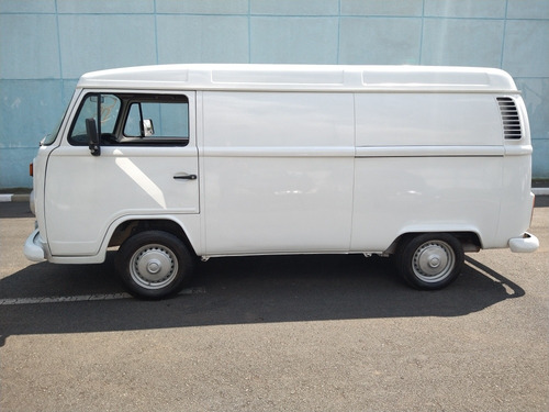 Volkswagen Kombi 1.6 3p Gasolina 2005